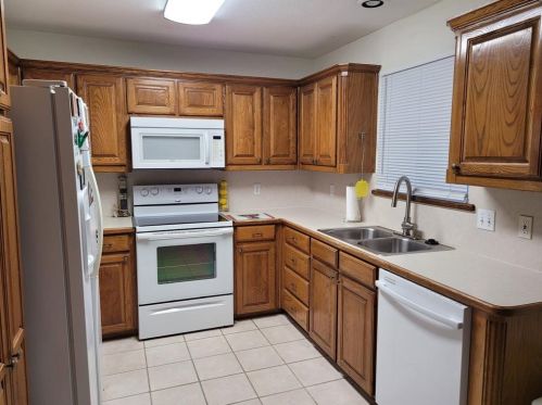 301 Willow Rd, Aubrey TX  76227-9404 exterior