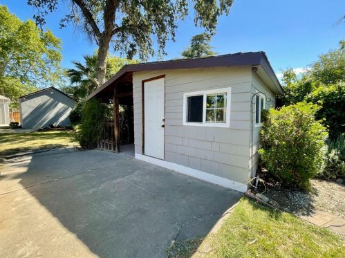 212 Cross St, Woodland CA 95695-4607 exterior
