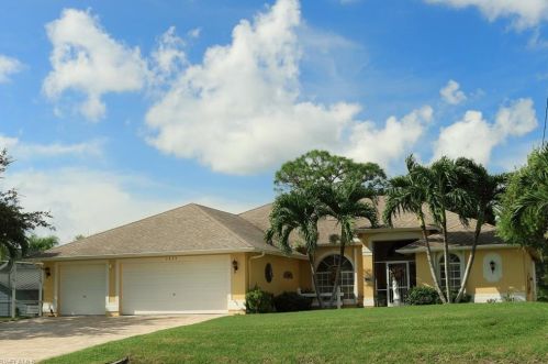 2835 14th Ter, Cape Coral, FL 33993-4835
