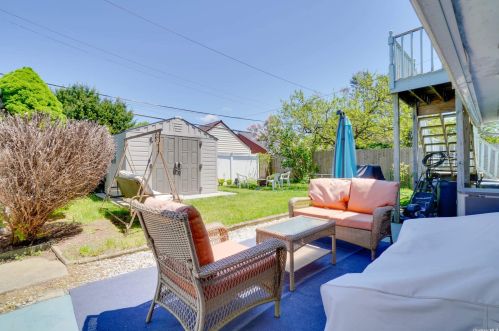 2481 6th St, Hempstead NY  11554-3115 exterior