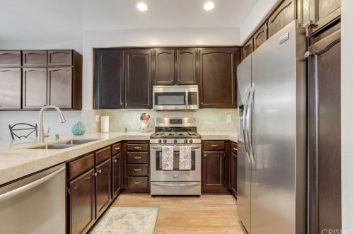 372 Turin St, Calabasas CA  91377-5527 exterior