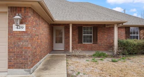 429 Valley Oaks Loop, Georgetown TX  78626-7770 exterior