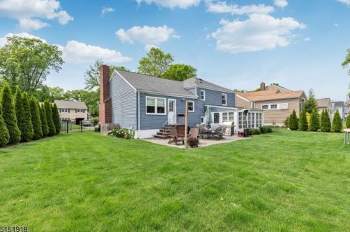 2 Lenhome Dr, Cranford NJ 07016-2954 exterior