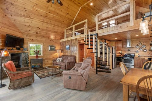 127 Bennett Hl Rd, Columbia NH  03576-3308 exterior