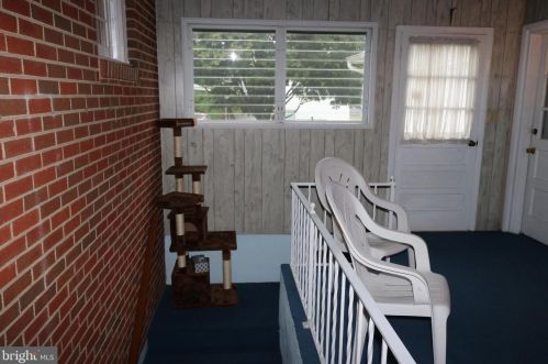 609 Hammond Ave, Hanover PA 17331-3843 exterior