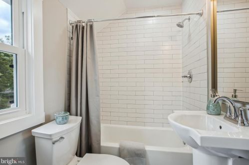 3121 Celadon Ln, Falls Church VA  22044-2610 exterior