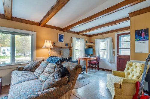 55 Riverside Dr, Fremont NH  03044-3546 exterior