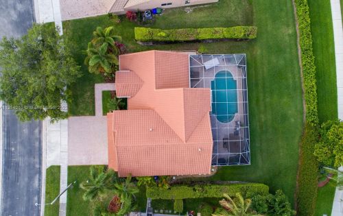 1122 195 Ave, Hollywood FL 33029-3272 exterior