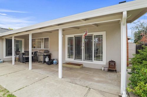 2612 Sunrise Ave, Modesto CA  95350-2437 exterior