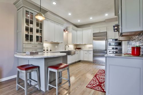 33 Hawthorne Vlg Rd, Nashua NH 03062-2274 exterior