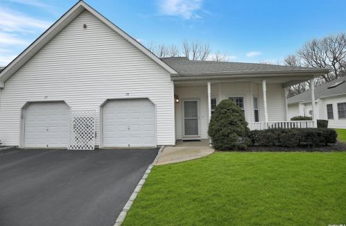 24 Oyster Cove Ln, Blue Point, NY 11715-1242