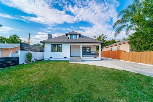 137 Altadena Dr, Altadena CA  91001-5104 exterior