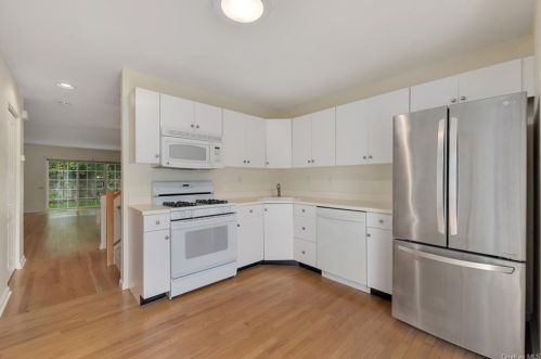 52 Deer Tree Ln, Briarcliff NY  10510-1751 exterior