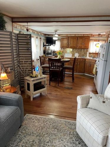 5 Krzak Rd, North Kingstown RI  02852 exterior