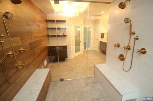 44 Hunters Run, Oakland NJ  07436-2344 exterior