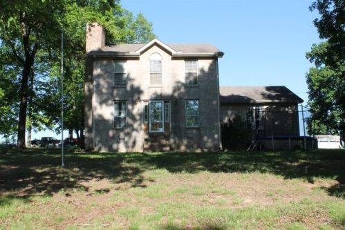 3150 Oakdale Rd, Westmoreland, TN 37186-2946