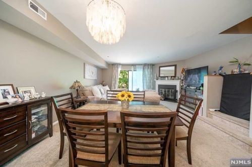 9 Lawrence Ct, Teaneck NJ  07666-6489 exterior