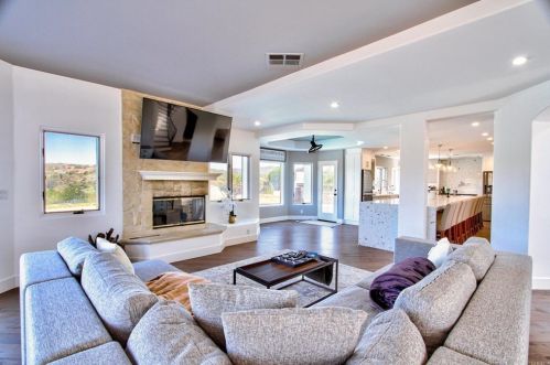47480 Sandia Creek Dr, Temecula CA  92590-4129 exterior
