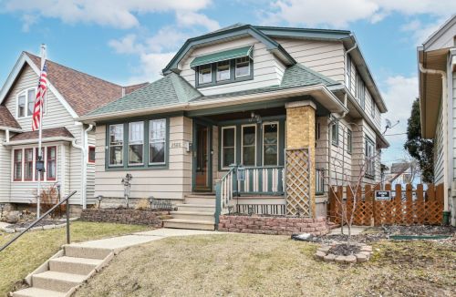 2566 Howell Ave, Milwaukee WI  53207-1639 exterior