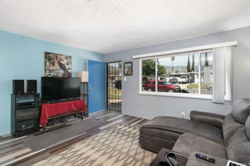 6698 Roca Cir, San Bernardino, CA 92404-5729