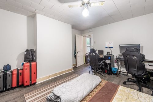 707 17th Ave, Whitaker PA  15120-2031 exterior