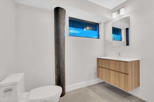 49 Cherokee Ln, Bricktown NJ  08724-4405 exterior