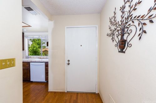 20056 Avenue Of The Oaks, Santa Clarita CA  91321-1361 exterior