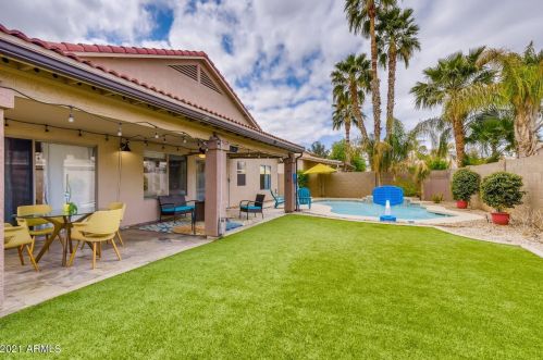 1930 Sage Brush St, Gilbert AZ  85296 exterior