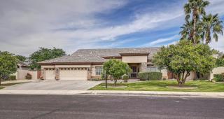 4036 Elmwood St, Mesa, AZ 85205-5124