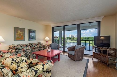 6020 Pelican Bay Blvd, Naples, FL 34108-8105