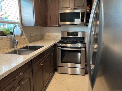 1114 Tait St, Oceanside CA  92054-4916 exterior