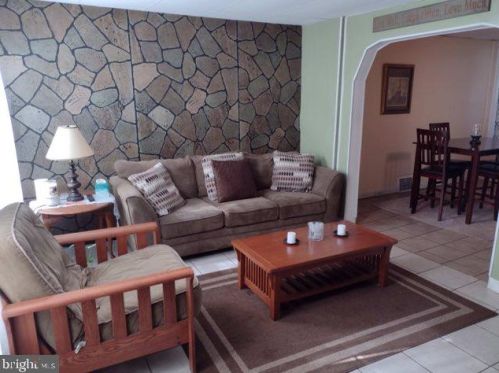 548 Queen St, Lancaster, PA 17603-3027