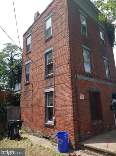 1127 Derry St, Harrisburg, PA 17104-1023