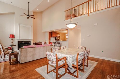13 Ayers Ct, Metuchen NJ  08840-1172 exterior