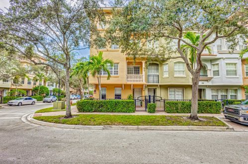 2465 San Pietro Cir, West Palm Beach, FL 33410-2971
