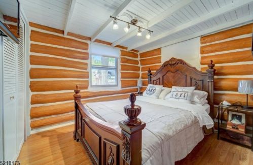 9 Woodside Dr, West Milford Lakes NJ  07480-4246 exterior