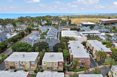 8 Nautical Mile Dr, Newport Beach CA  92663-2784 exterior