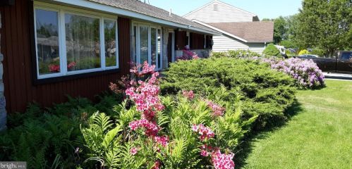 810 Fairfield Rd, Fairless Hills, PA 19030-2516