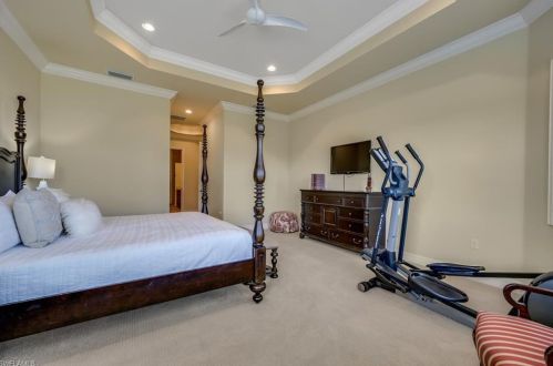 3200 Atlantic Cir, Naples FL 34119-8637 exterior