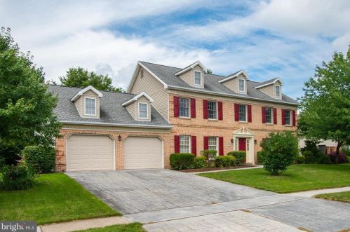 1009 Kent Dr, Navy Sup Dpt, PA 17050-7608