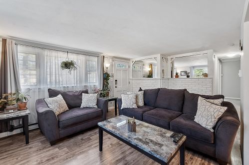 179 Main St, Salem NH  03079-1830 exterior