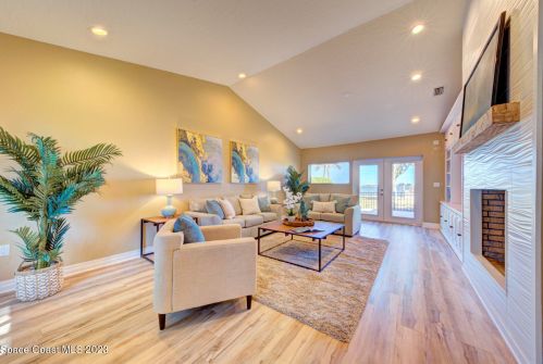 2442 Newfound Harbor Dr, Merritt Island FL  32952-2870 exterior