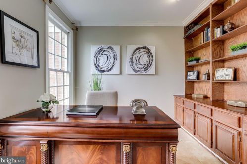 10108 Nedra Dr, Great Falls VA  22066-2835 exterior