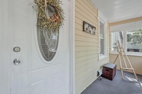 41 First St, Hillburn, NY 10931-1230