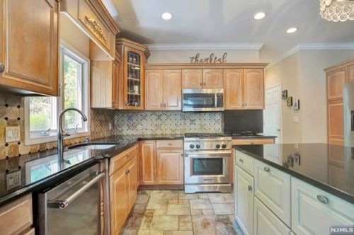 58 Finch Rd, Skyline Lakes NJ  07456-2423 exterior