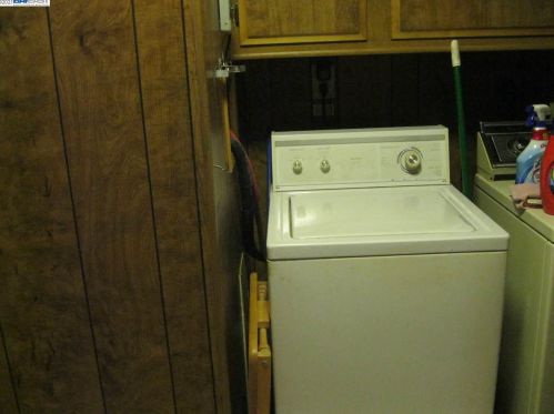 29425 New Hampshire Way, Hayward CA  94544-6459 exterior