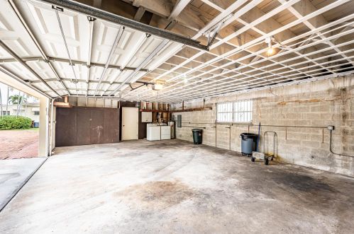 60 Olive Dr, Hialeah FL  33010-5212 exterior