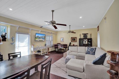 302 1st Ave, Delray Beach FL  33444-3804 exterior
