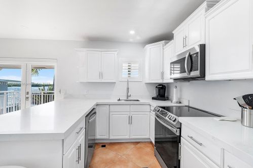 632 Island Dr, Key Largo FL  33037-4808 exterior