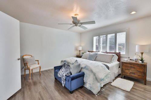 16670 Bernardo Oaks Dr, San Diego CA  92128-2837 exterior